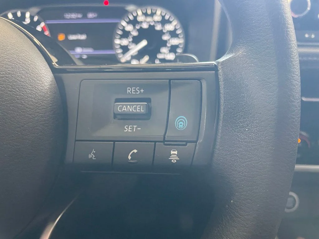 Used 2022 Red Nissan SV image 14