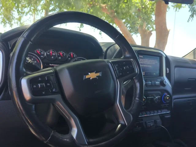 Used 2019 Red Chevrolet LT image 9