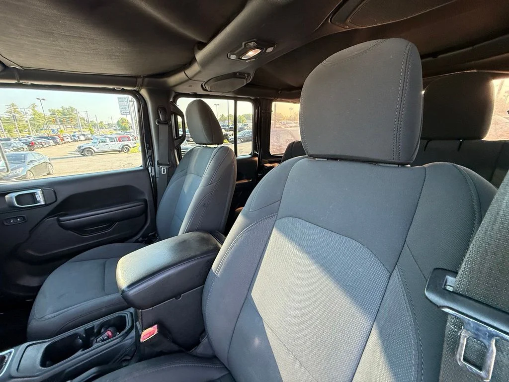 Used 2018 Black Jeep Unlimited Sport S image 13