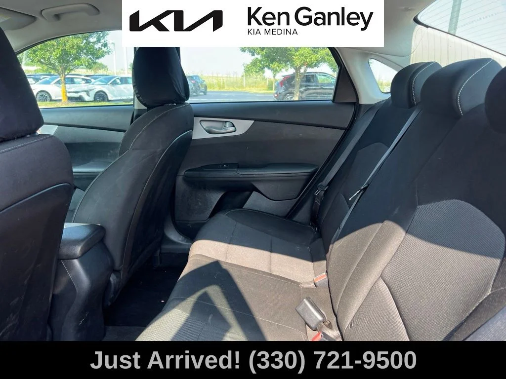 Used 2023 Red Kia LXS image 10