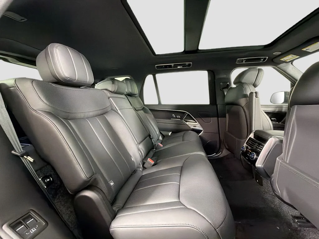 New 2026 Santorini Black Land Rover SE LWB 7-Seats / V8 image 29