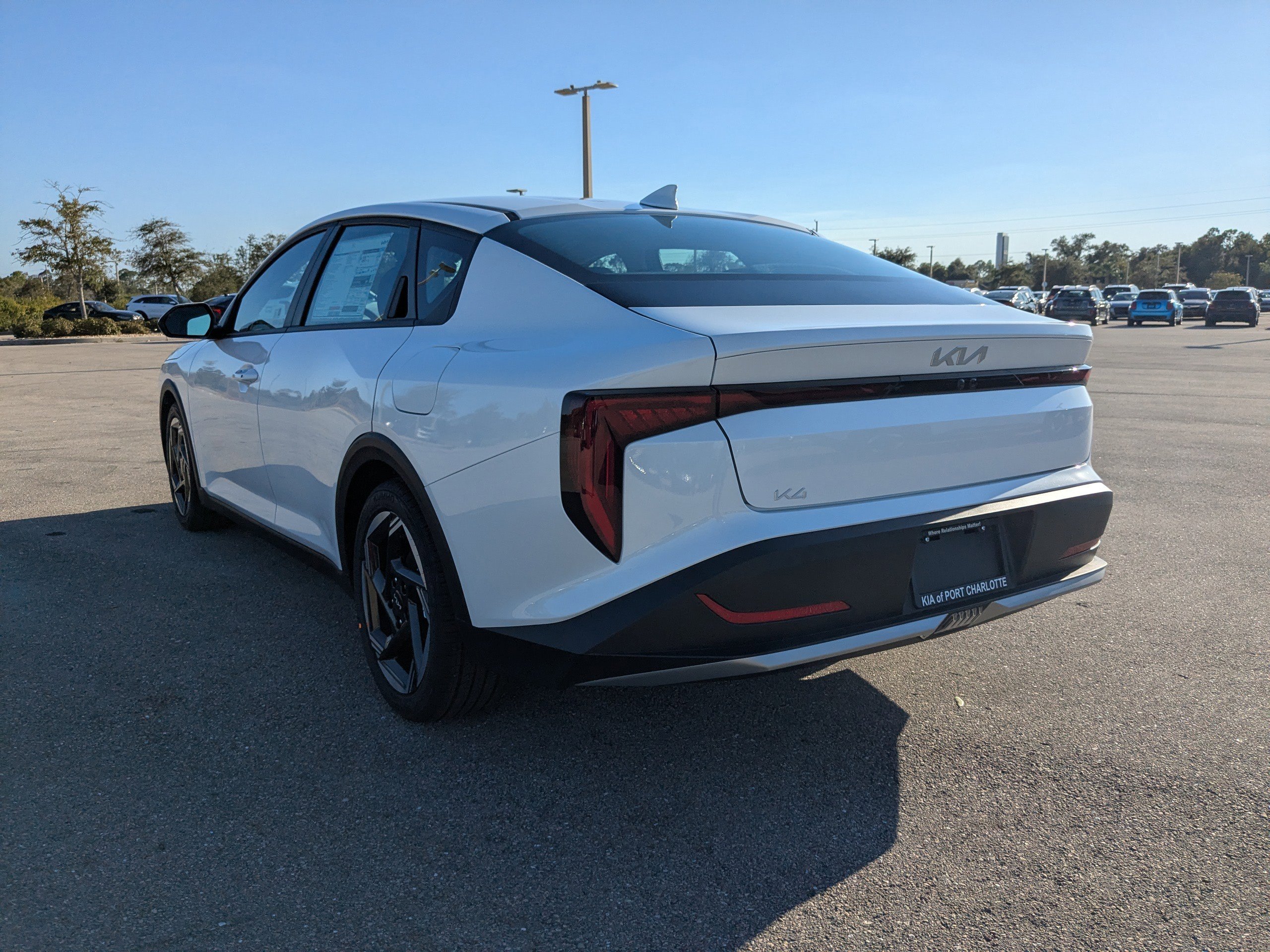 New 2025 Snow White Pearl Kia EX image 7