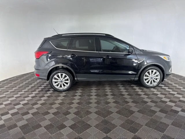 Used 2019 Black Ford SEL image 4