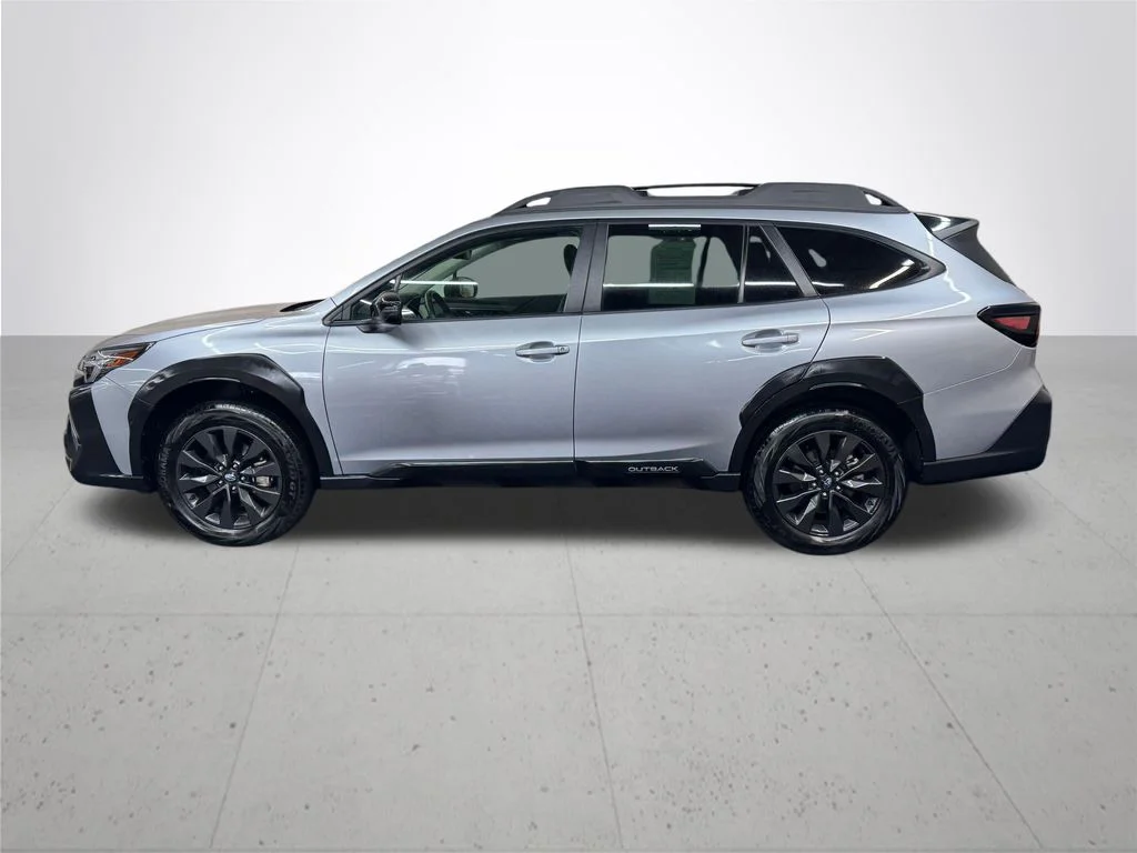 Used 2025 Silver Subaru Onyx Edition image 3