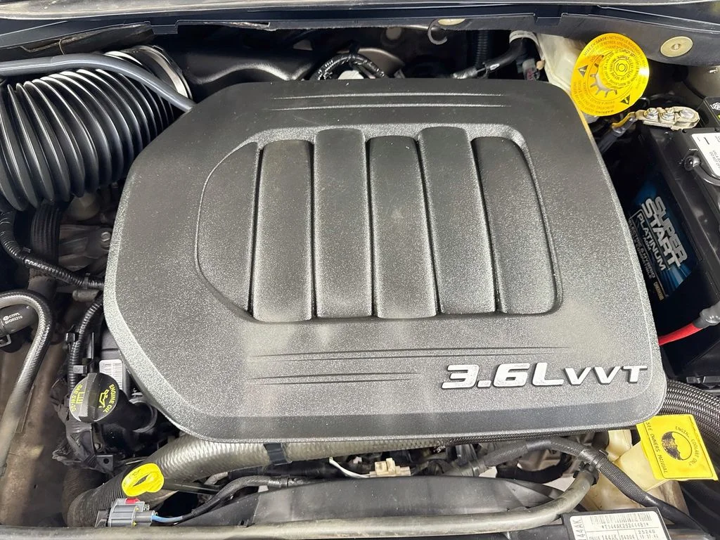 Used 2015 Cashmere/Sandstone Pearlcoat Dodge SXT image 36