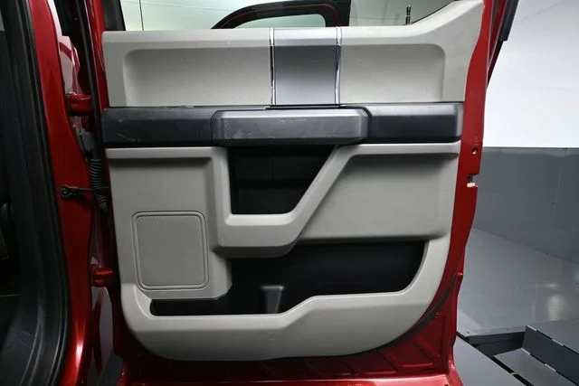 Used 2019 Red Ford XLT image 38