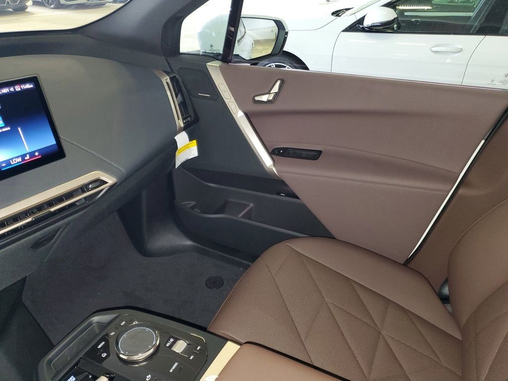 2026 BMW iX 60 - Photo 19