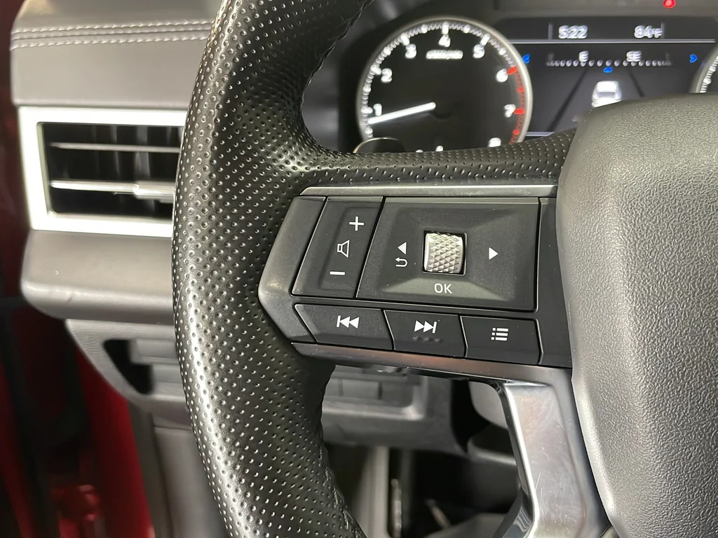 Used 2024 Red Mitsubishi SE image 16