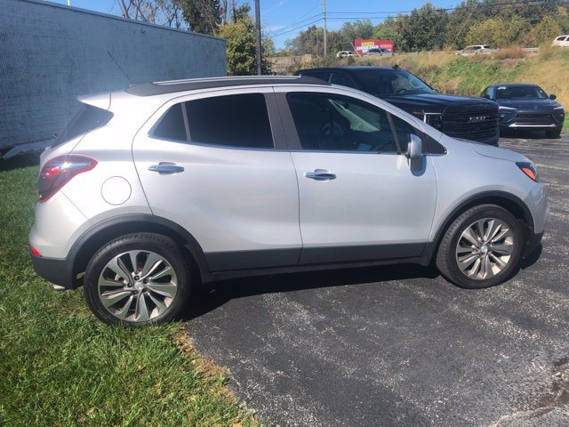 Used 2020 Silver Buick Preferred image 4