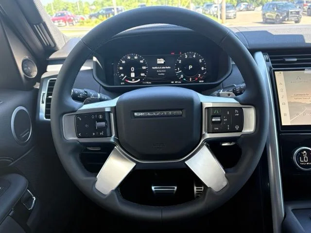 New 2026 Santorini Black Land Rover Dynamic SE image 49