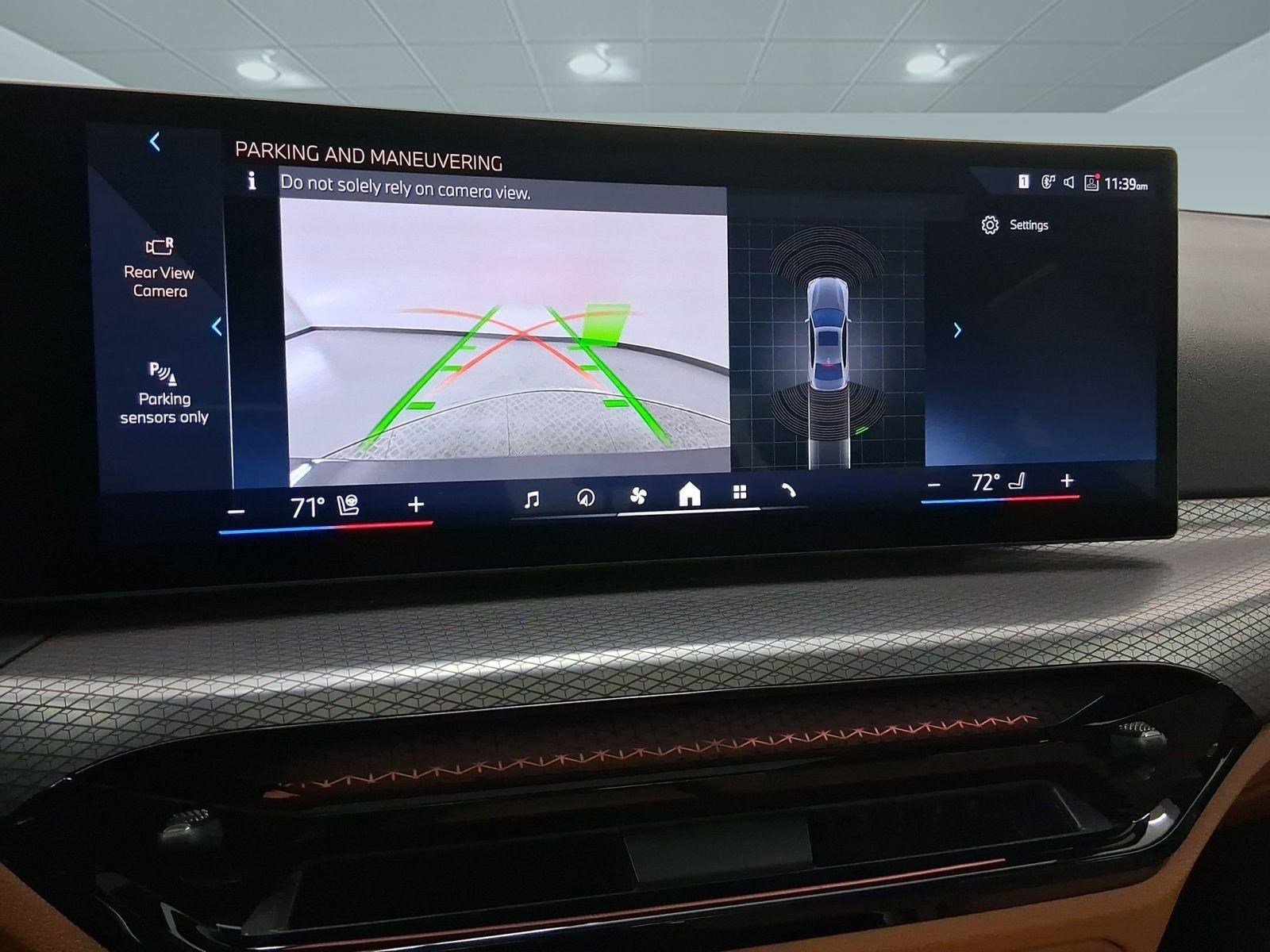 2025 BMW 3 Series 330i - Photo 25