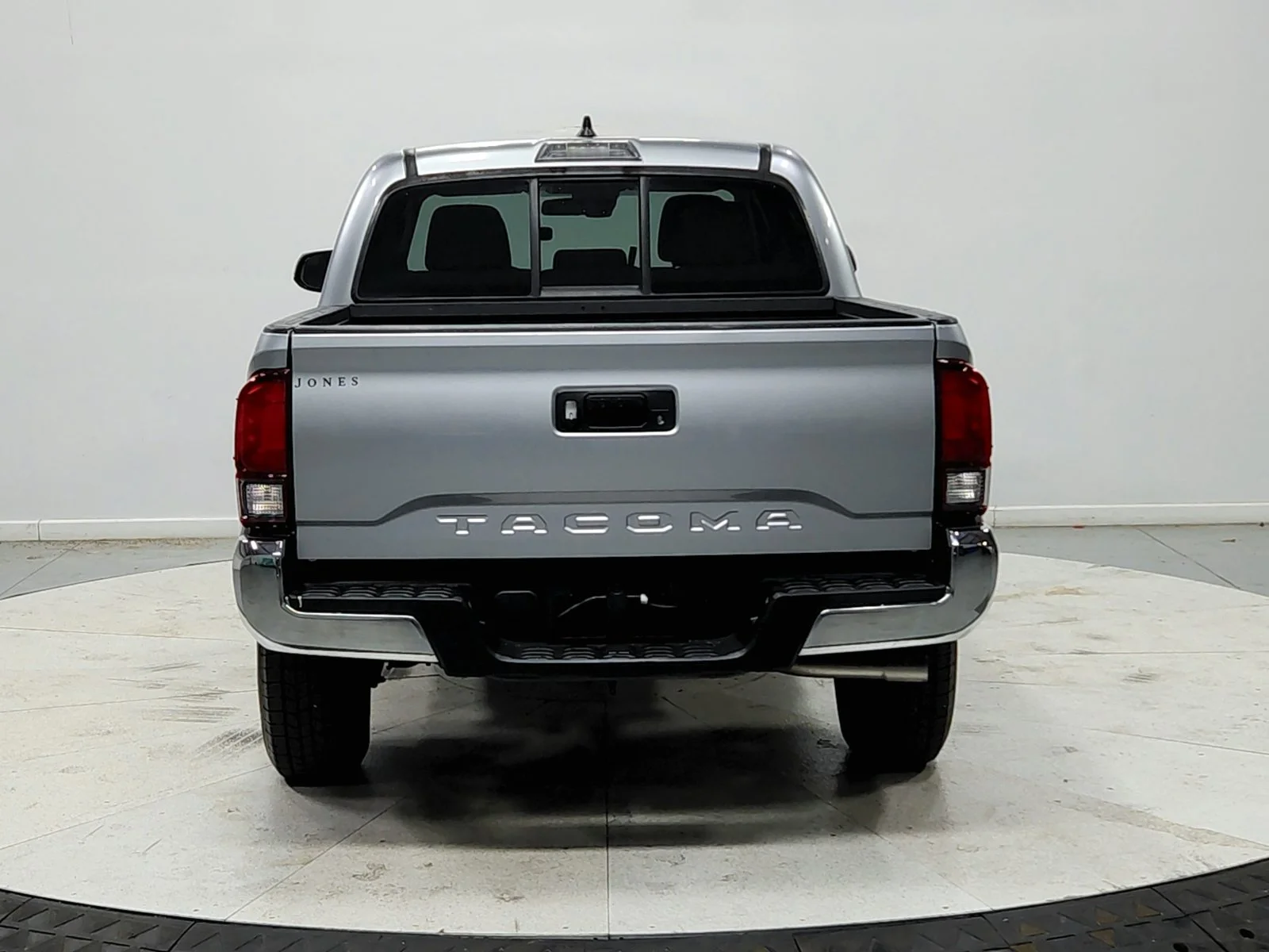 Used 2022 Silver Toyota SR5 image 7