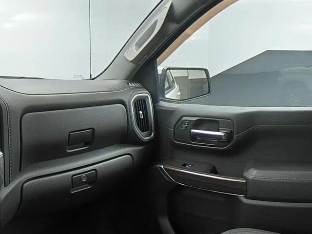 Used 2020 White Chevrolet LT image 40