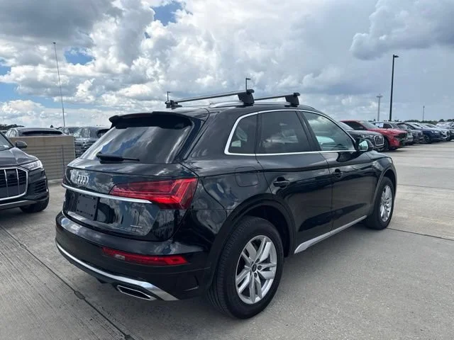 Used 2023 Black Metallic Audi S line Premium image 3