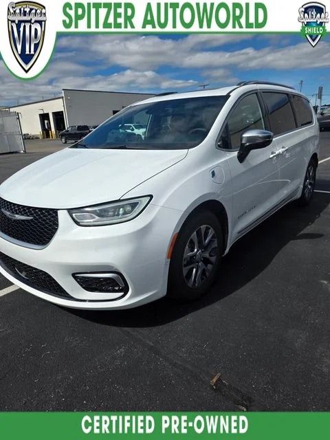 Used 2023 White Chrysler Pinnacle image 1