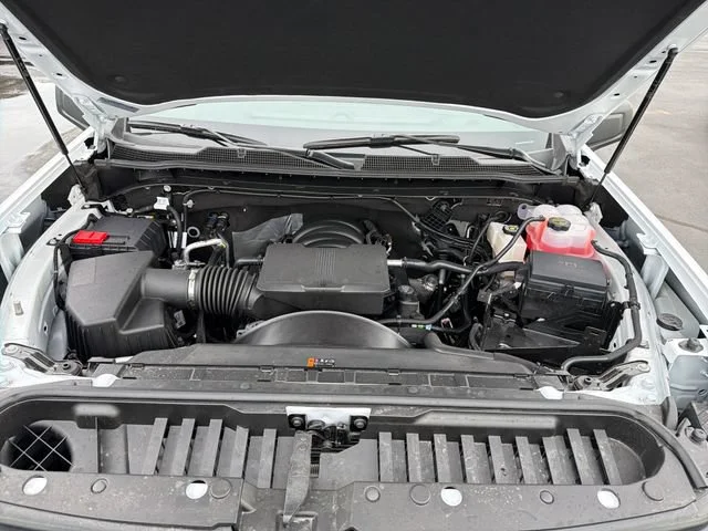 New 2026 Summit White Chevrolet WT image 22