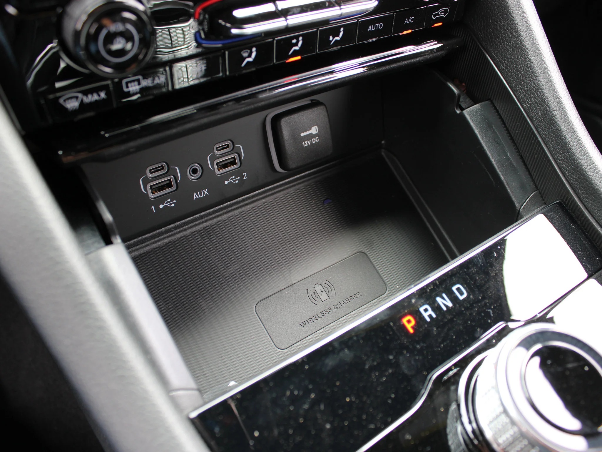 New 2025 White Jeep Altitude* 4x4, Sunroof, Heated Leather, Wireless Charging Pad image 21
