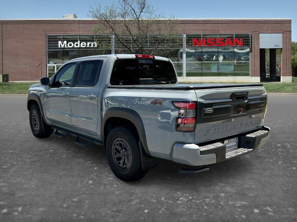 Used 2025 Boulder Gray Pearl Nissan PRO-4X image 2