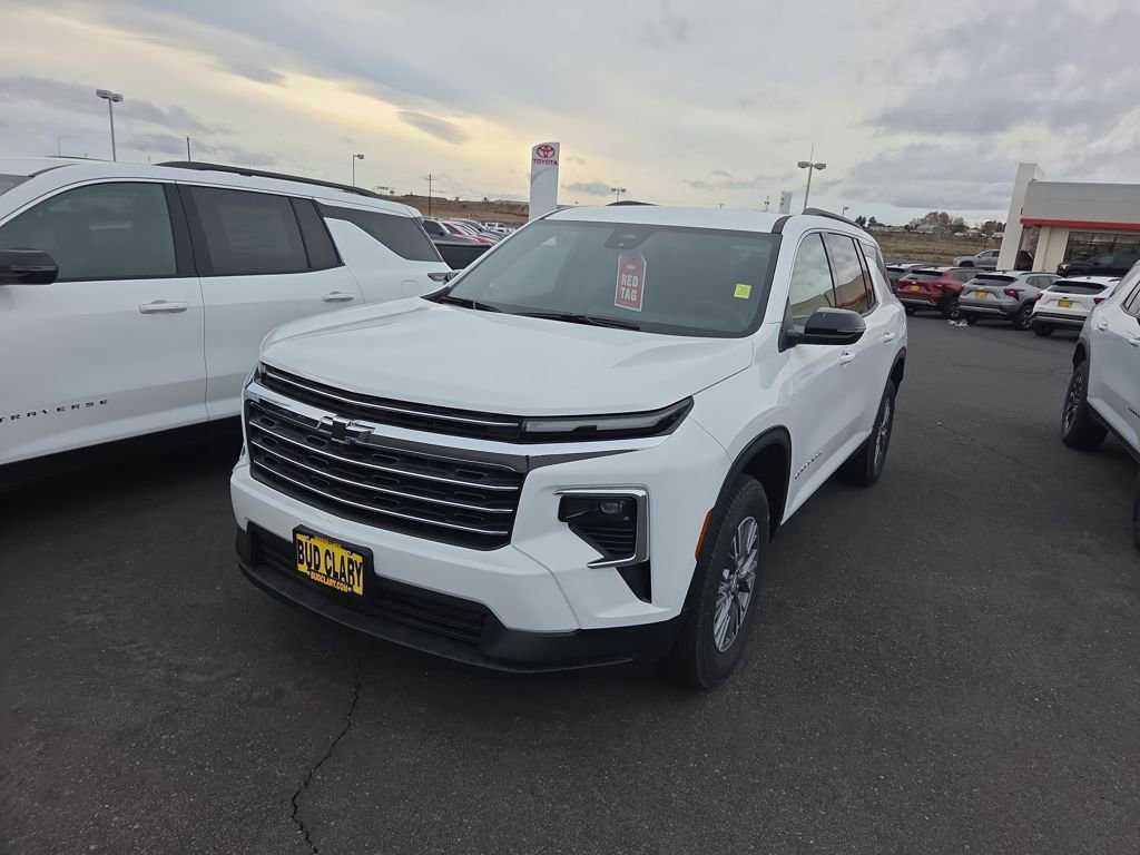 2025 Chevrolet Traverse FWD LT's photo