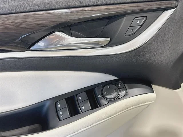 Used 2024 White Frost Tricoat Buick Essence image 53