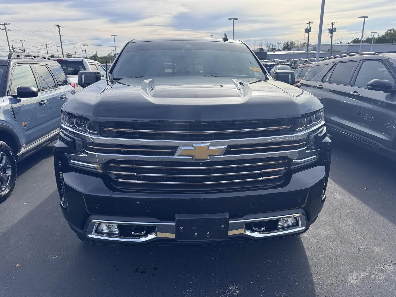 Used 2022 Black Chevrolet High Country image 2