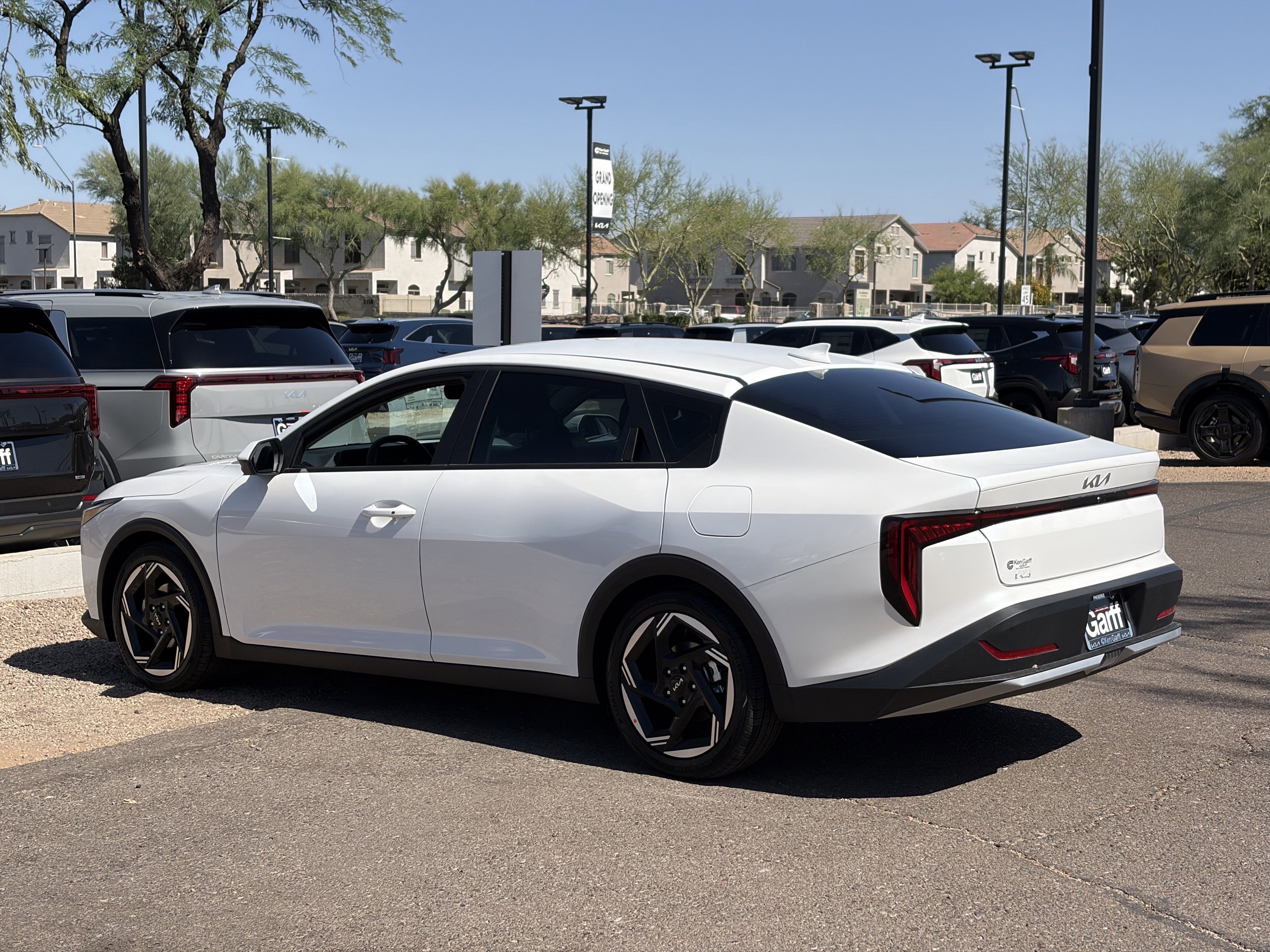 New 2026 Snow White Pearl Kia EX image 3