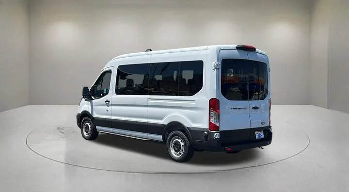 New 2026 Oxford White Ford Passenger Van XL image 4