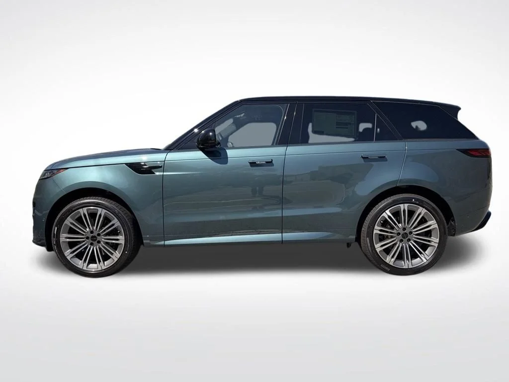 New 2026 Green Land Rover Dynamic SE image 5
