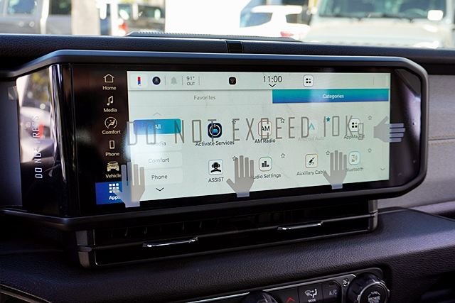 New 2026 Bright White Clear-Coat Exterior Paint Jeep Sport image 30