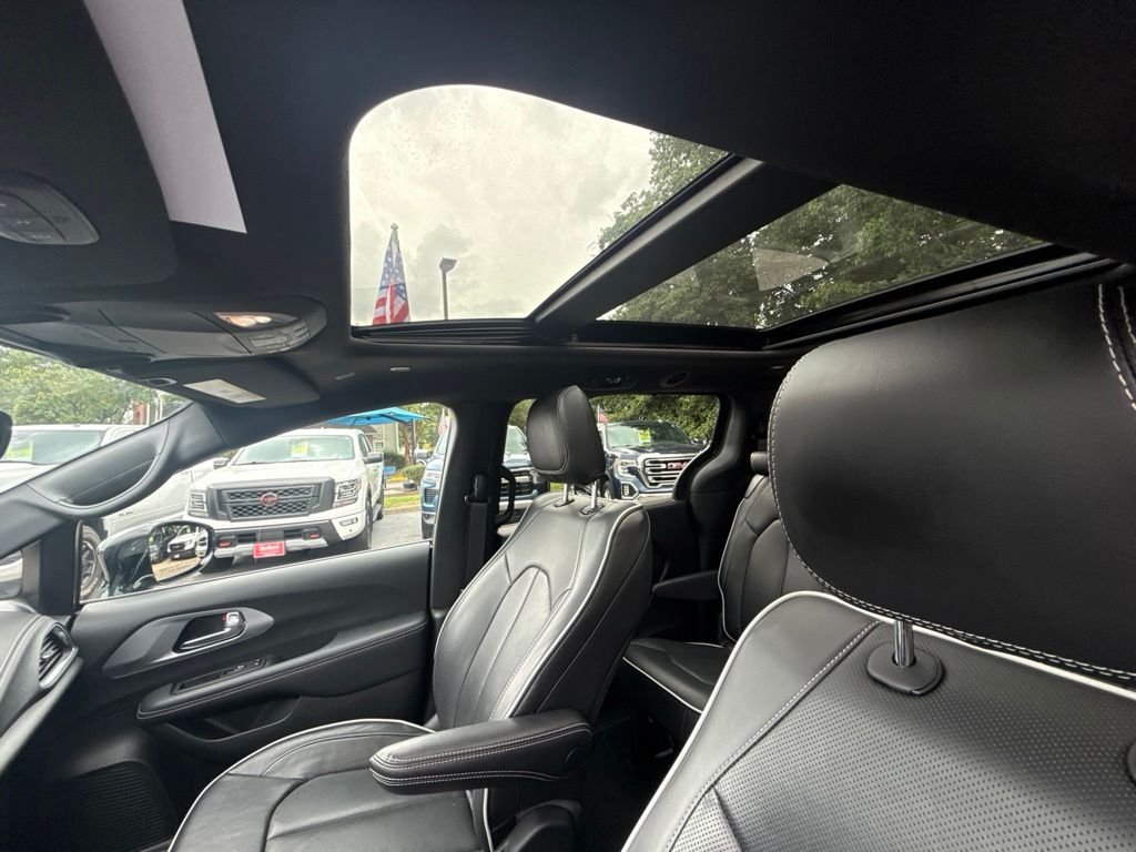Used 2026 Black Chrysler Limited image 20