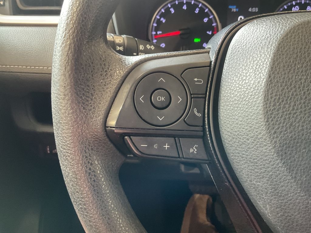 Used 2021 White Toyota XLE image 19