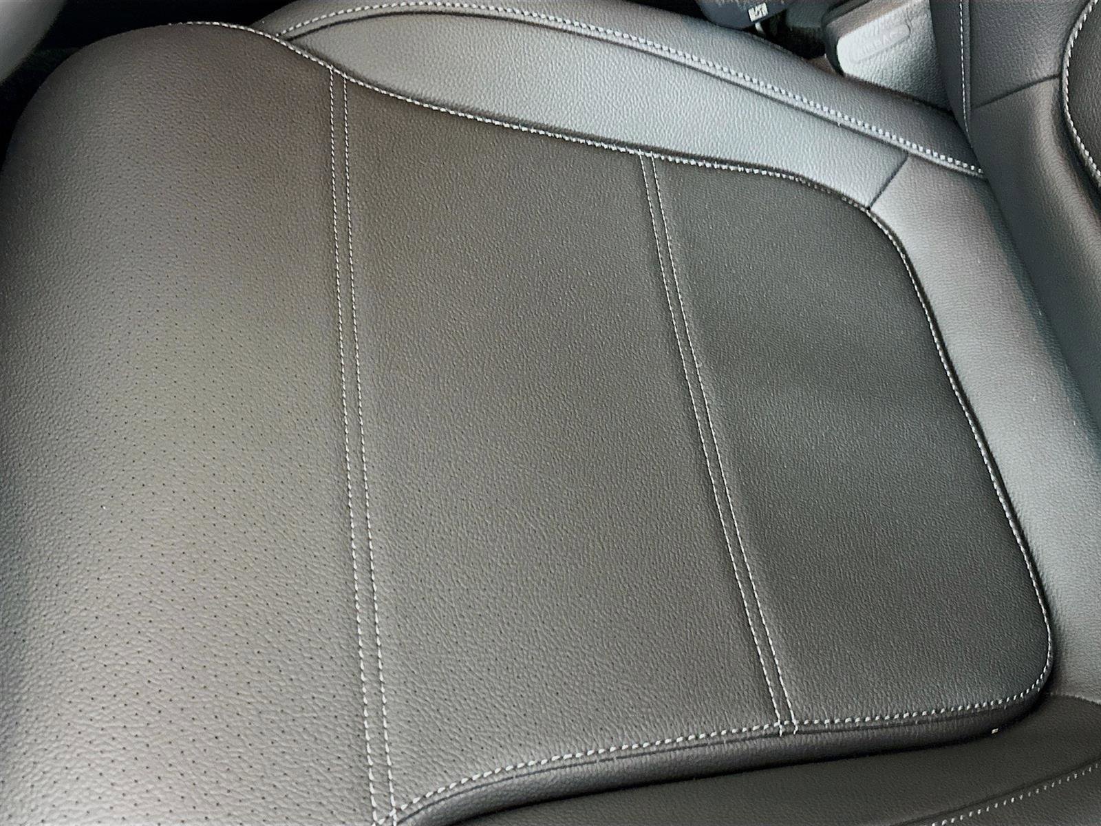 Used 2026 MANUFAKTUR Alpine Grey Mercedes-Benz C 300 image 24