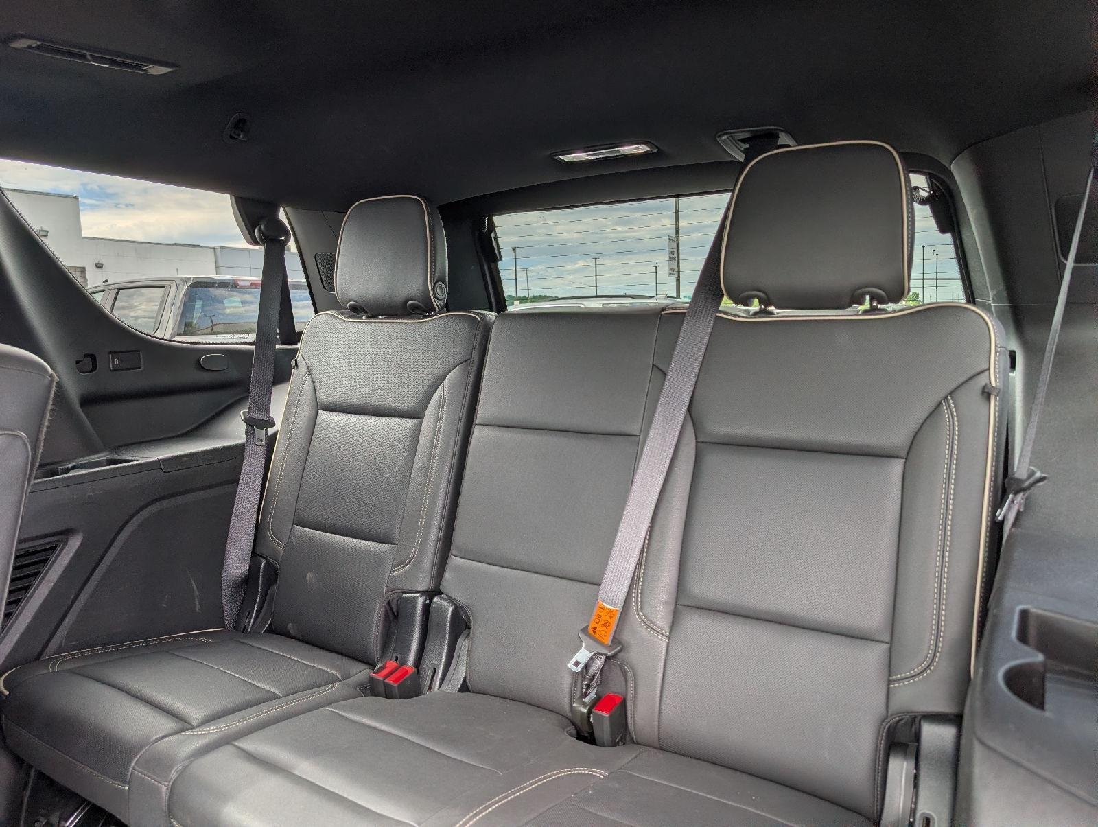 Used 2023 Summit White Chevrolet  image 10