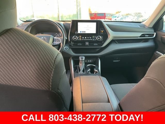 2024 Toyota Highlander LE - Photo 17