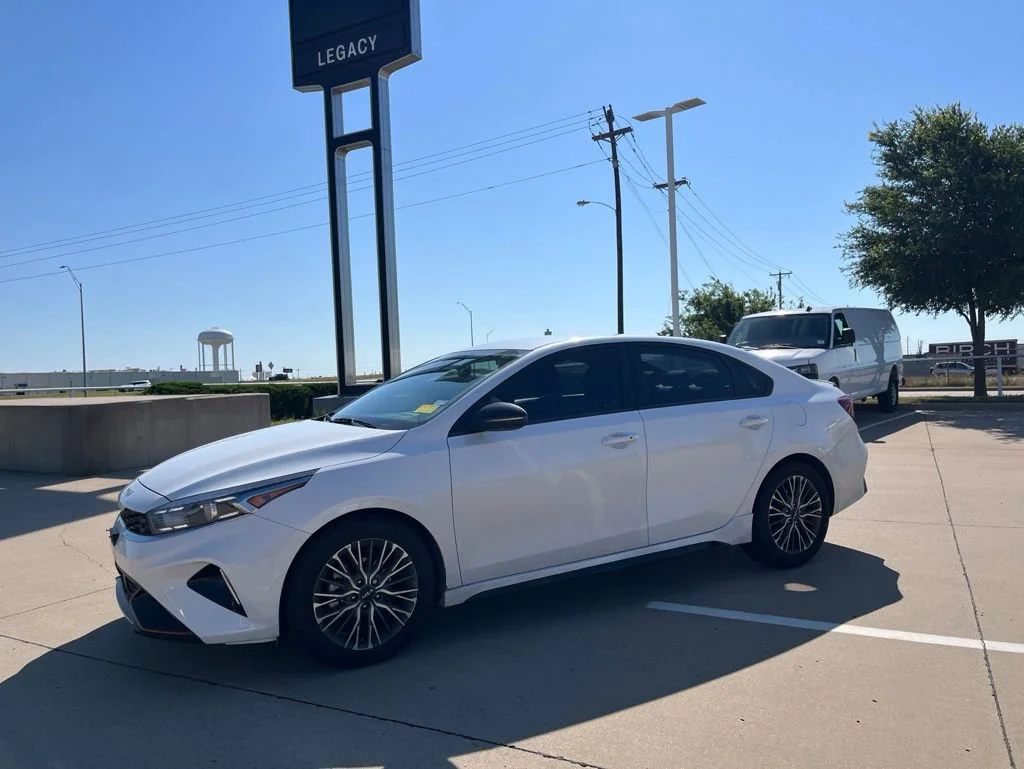 2023 Kia Forte GT-Line AT's photo