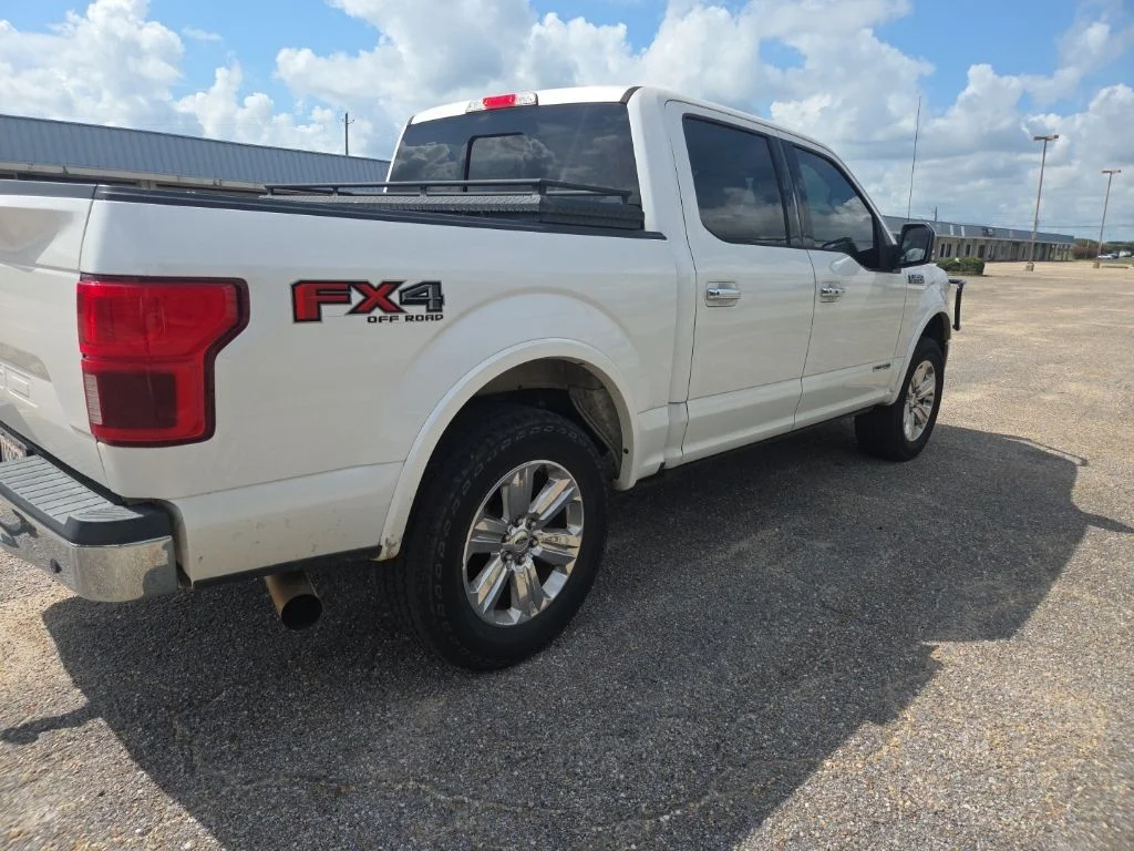 Used 2018 White Ford Lariat image 14
