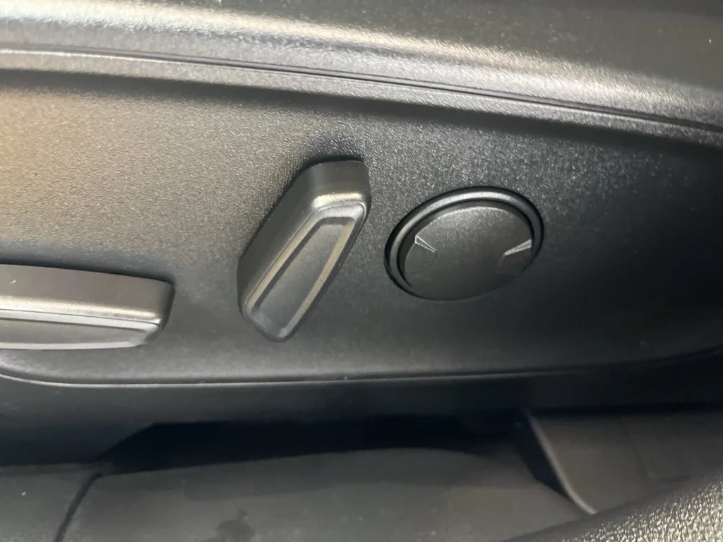 Used 2023 Black Metallic Ford Active image 18