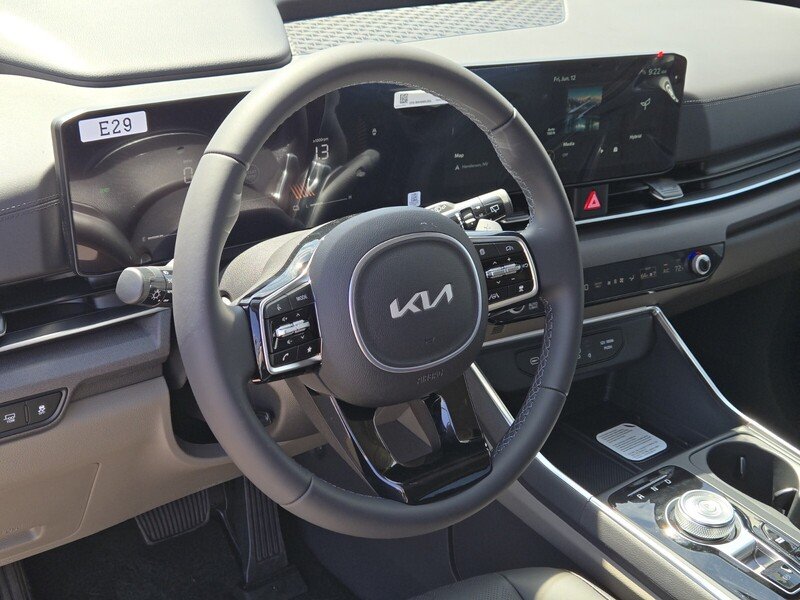 New 2026 Snow White Pearl Kia EX image 12