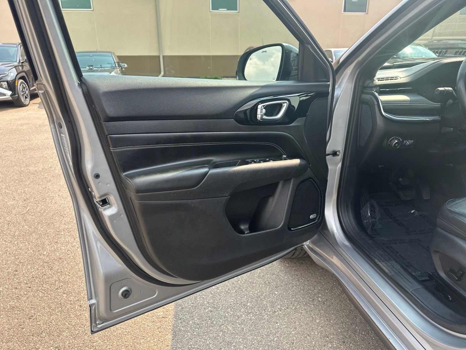 Used 2022 Silver Jeep Limited High Altitude image 15