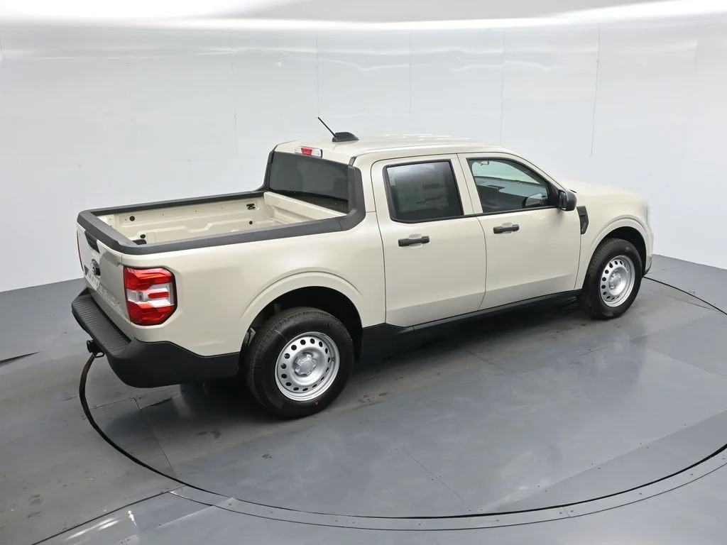 New 2025 Desert Sand Ford XL image 35