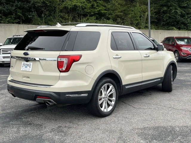Used 2018 Platinum Dune Metallic Ford Limited image 3