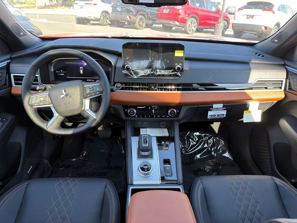 2025 Mitsubishi Outlander Plug-in Hybrid SEL - Photo 10
