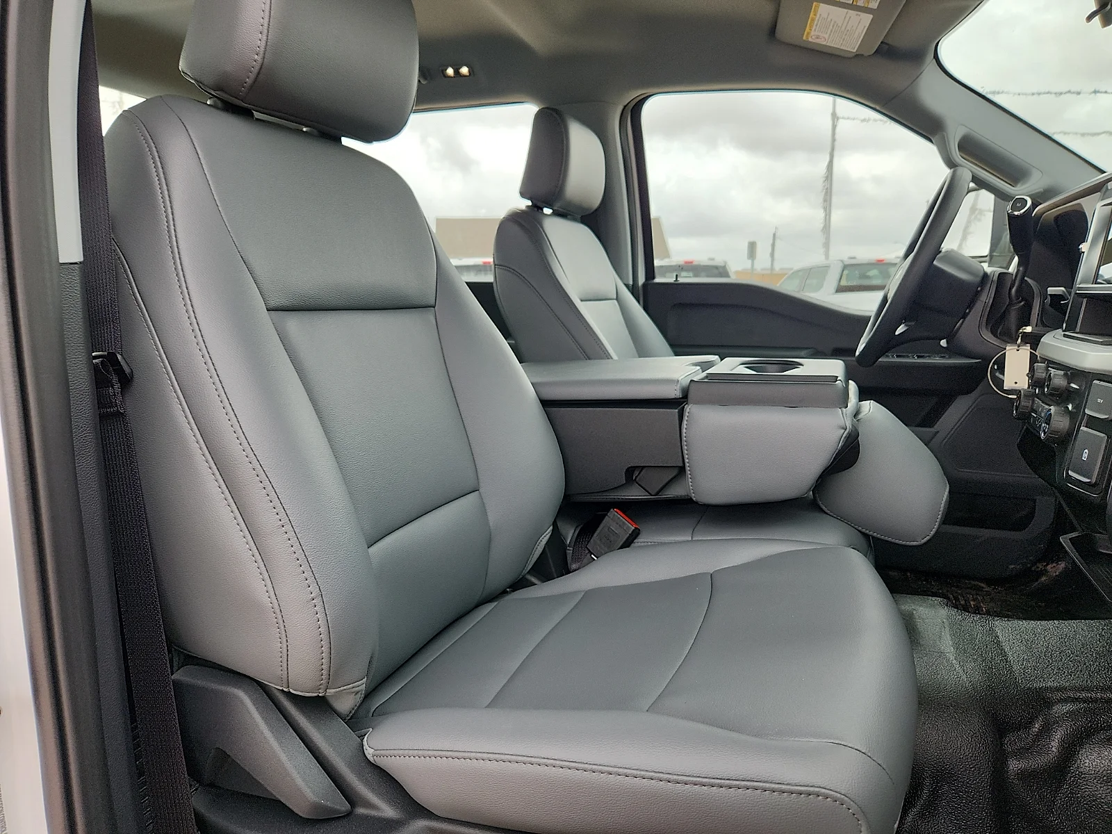 New 2026 Oxford White Ford F-250® XL image 20