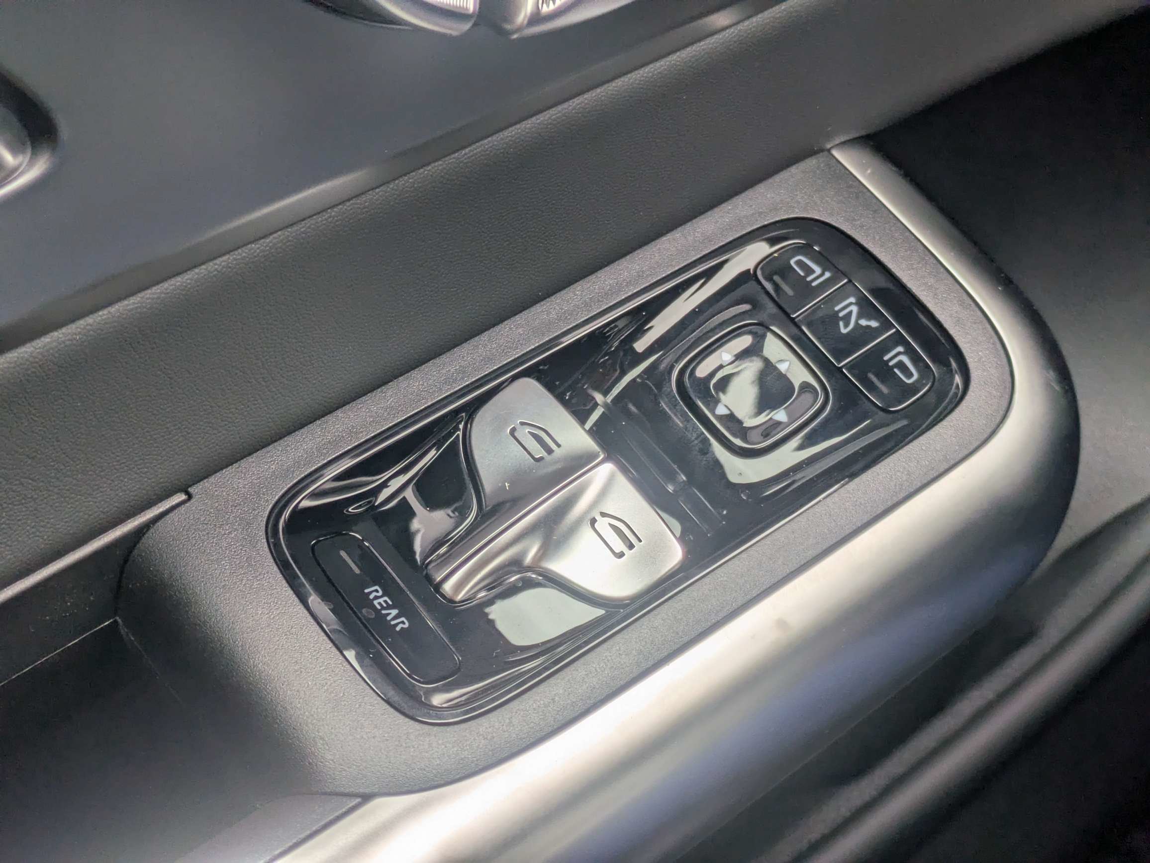 New 2027 Cirrus Silver Metallic Mercedes-Benz CLA 220 image 19