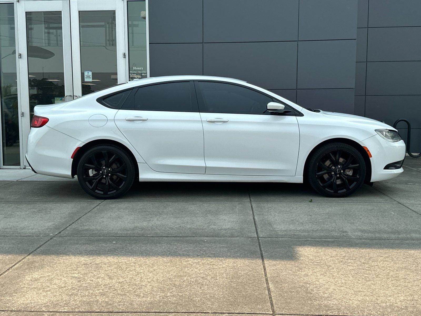 Used 2015 Bright White Clearcoat Chrysler S image 2