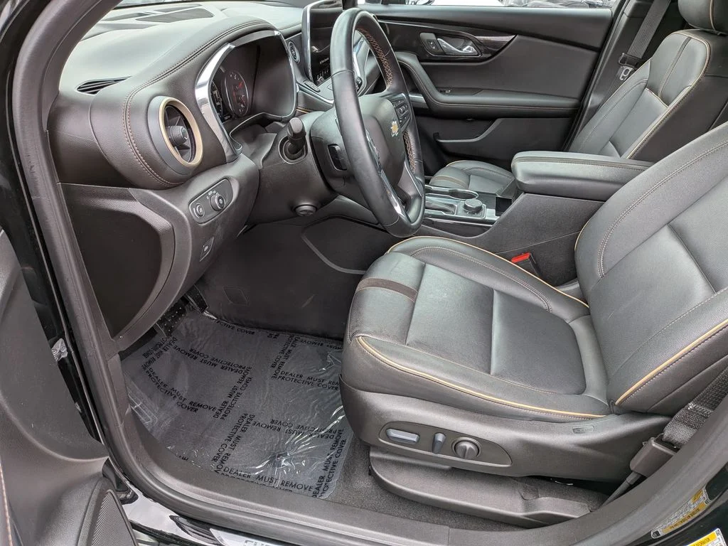 Used 2023 Black Chevrolet Premier image 20