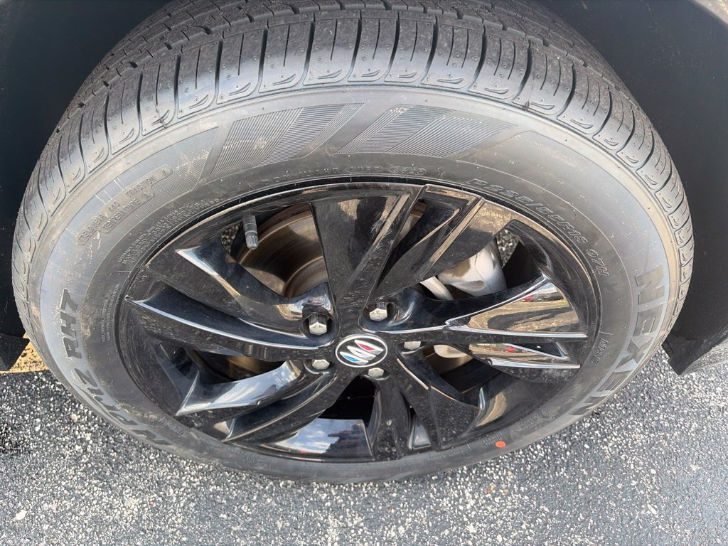 Used 2024 White Buick Sport Touring image 31