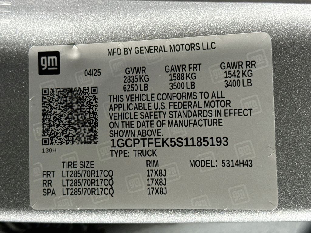 Used 2025 Sterling Gray Metallic Chevrolet ZR2 image 31