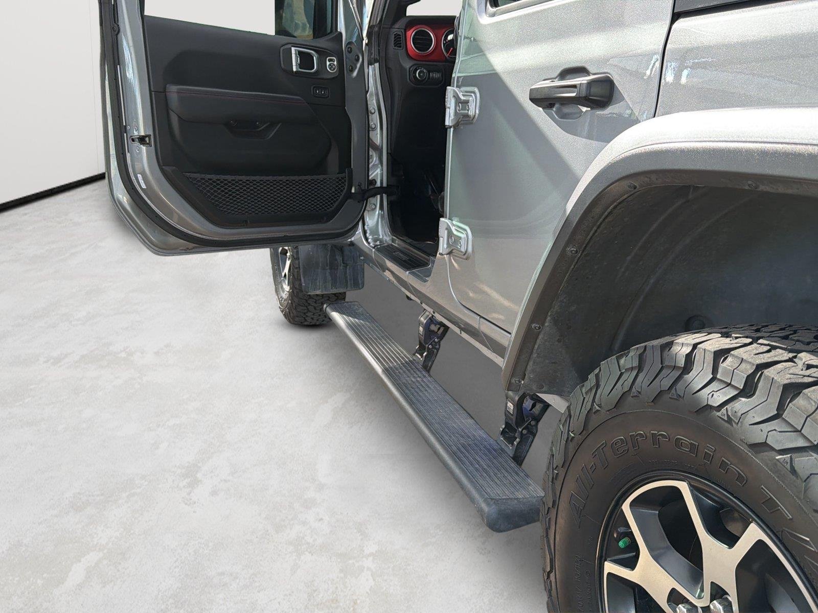 Used 2020 Billet Silver Metallic Clearcoat Jeep Rubicon image 10