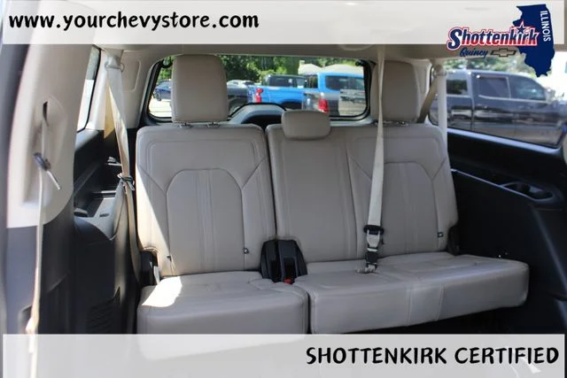 Used 2022 White Ford Limited image 18